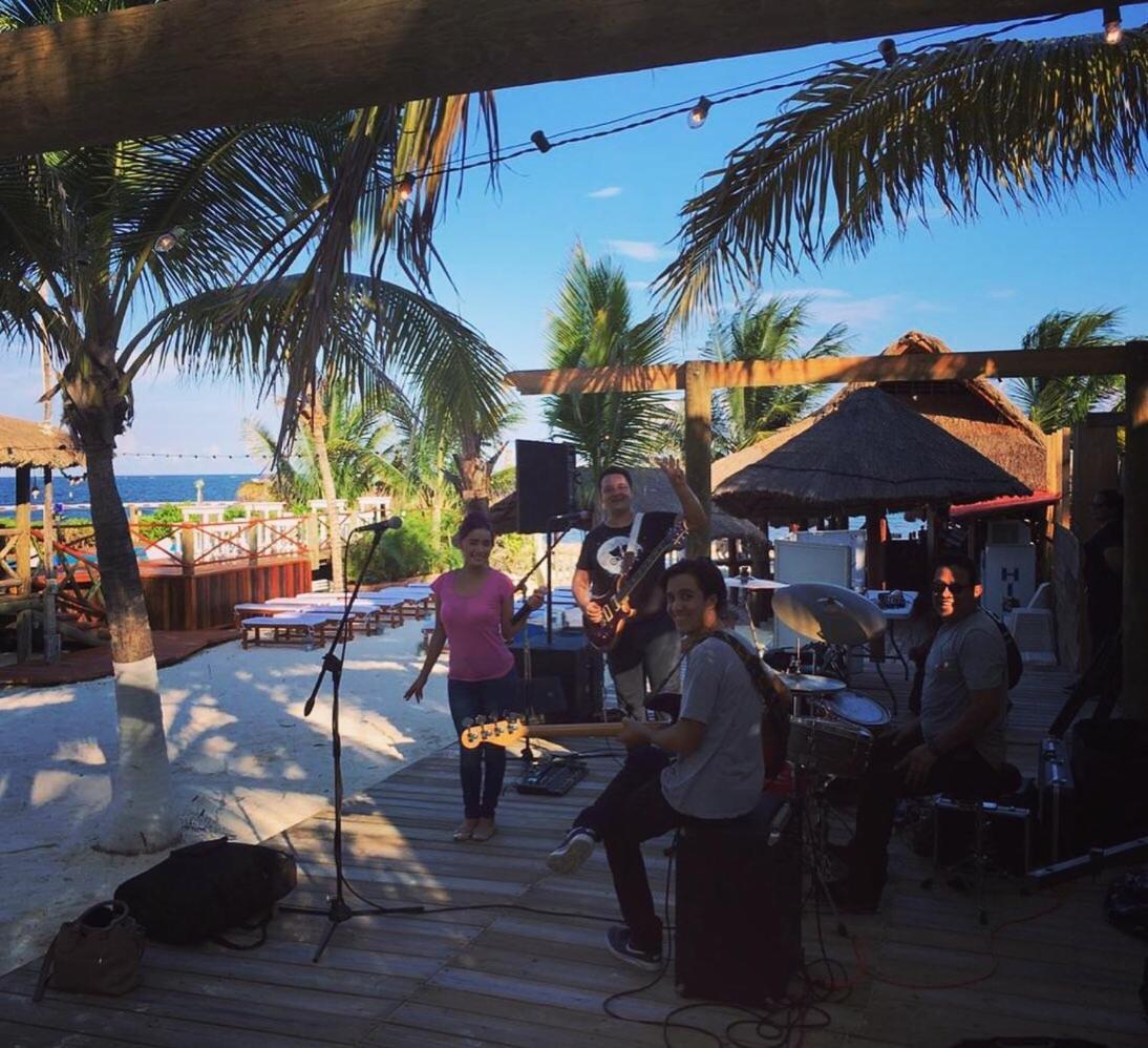 The Diving Lodge Downtown Puerto Morelos Exterior photo