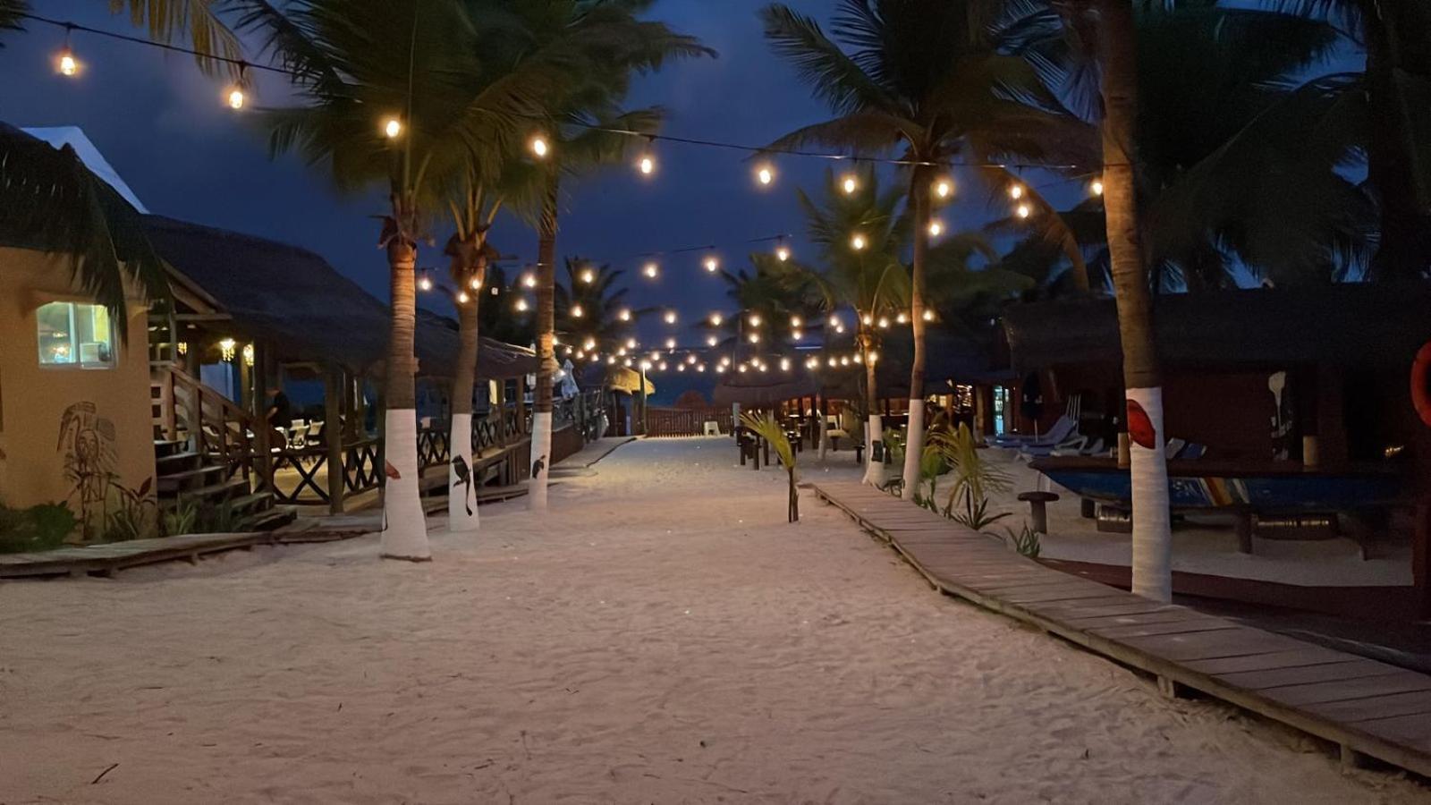 The Diving Lodge Downtown Puerto Morelos Exterior photo